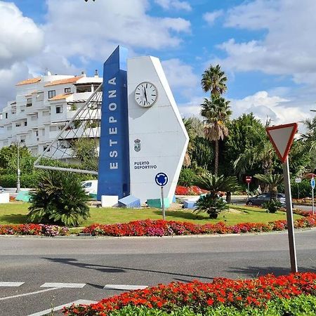 Estepona Port Beachside Apartment - Marina Bay Exteriör bild