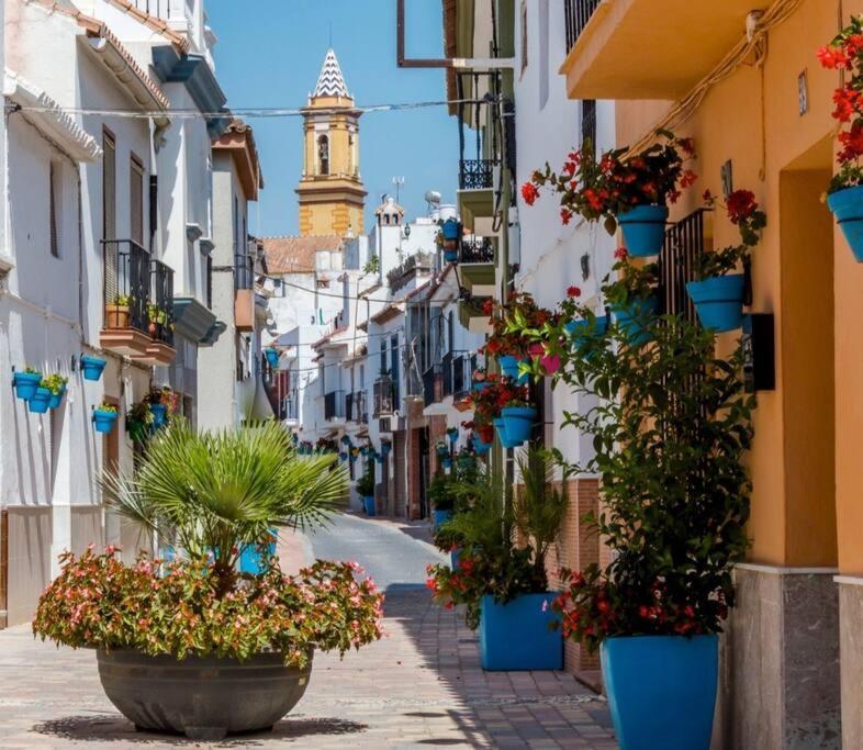 Estepona Port Beachside Apartment - Marina Bay Exteriör bild