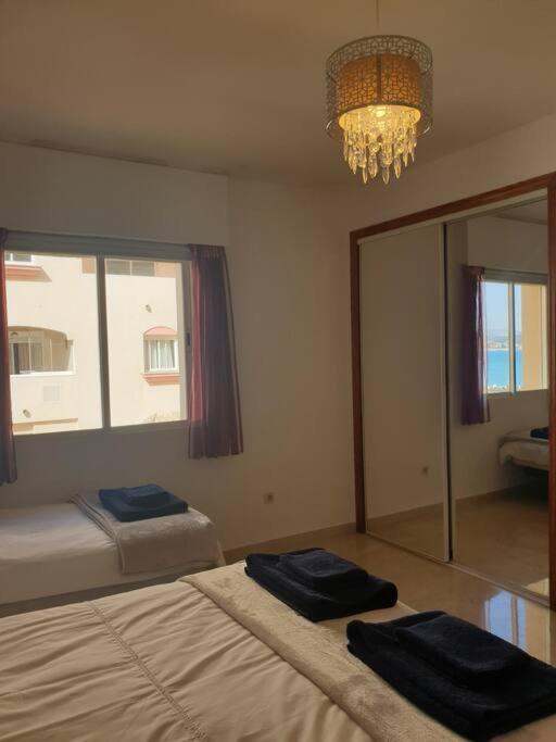 Estepona Port Beachside Apartment - Marina Bay Exteriör bild