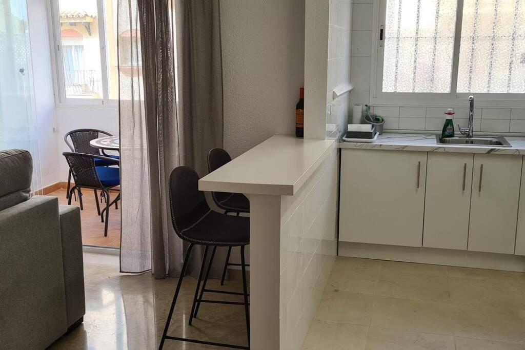 Estepona Port Beachside Apartment - Marina Bay Exteriör bild